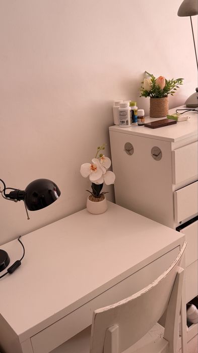 Alugo quarto com tudo incluido