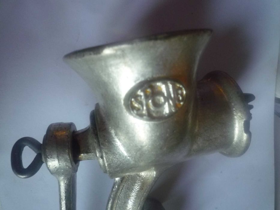 Máquina de picar carne manual, com ventosa, Made England ferro fundido