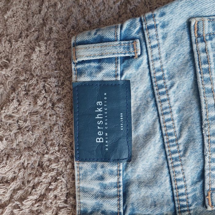 Джинси мом Bershka