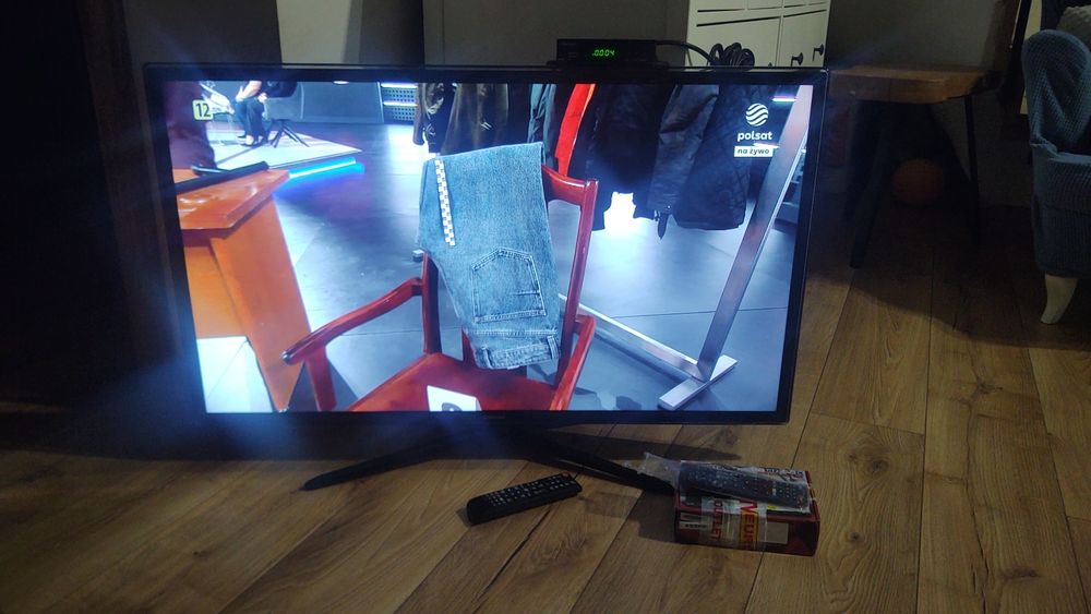 Telewizor Samsung 40F6100 Full HD + nowy dekoder DVB-T2 Dowóz