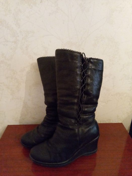 Продам женские сапоги