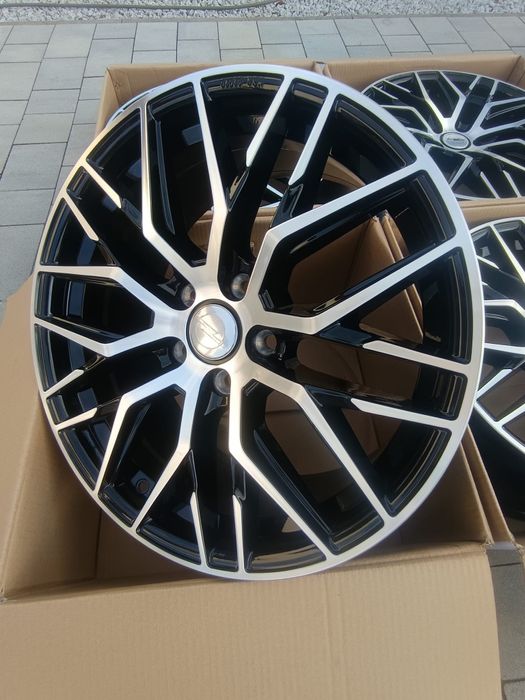 #RS4 Alufelgi R18 5x120 Opel Insignia Czujniki ciśnienia TPMS Śruby