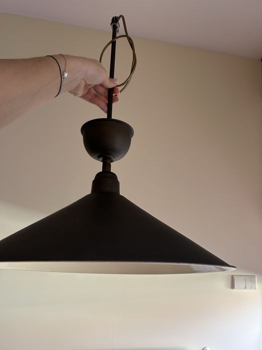 Candeeiro de teto em latão envelhecido em ótimo estado