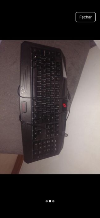 Teclado gamer com luzes