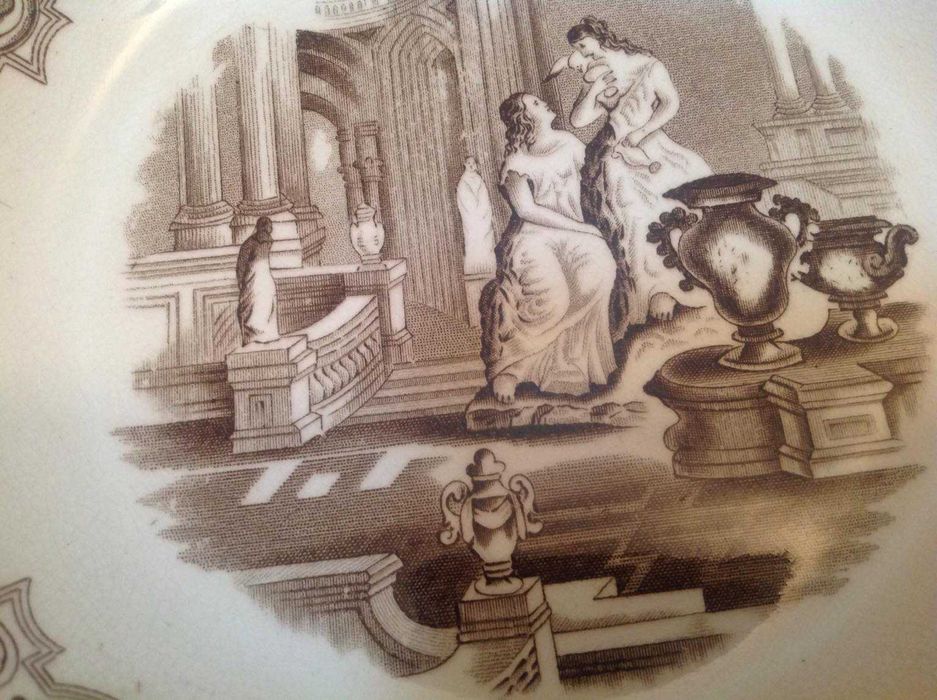 Dois pratos Wedgwood motivo Minerva