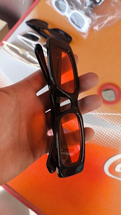 Óculos de sol novos