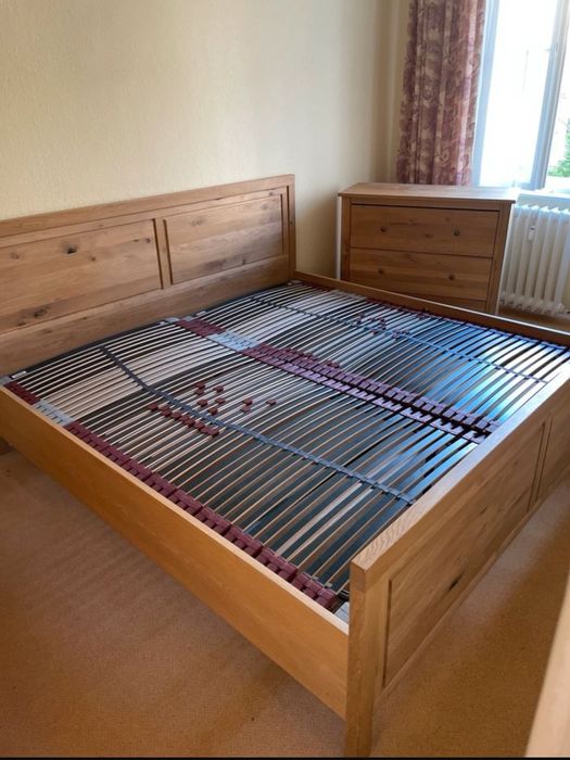 Ładne łóżko 200cm x 200cm