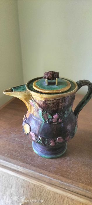 Jarra de vinho em louça da antiguidade