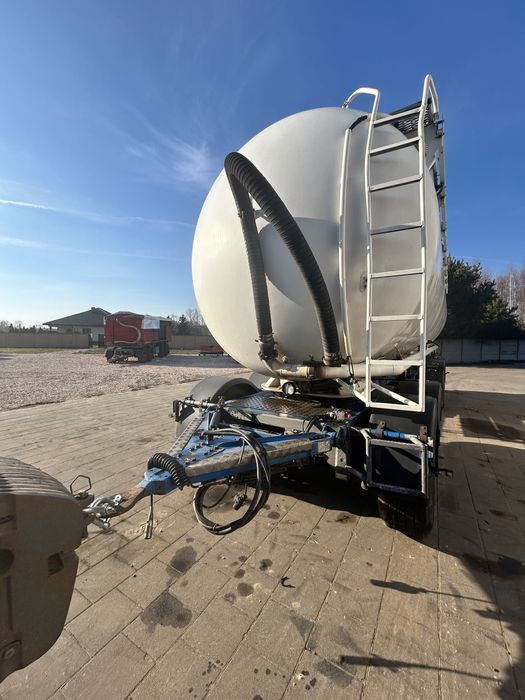 Przyczepa rolnicza do przewozu paszy