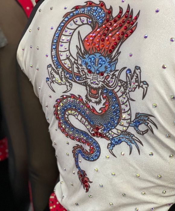 Изготовление на заказ (пошив) танцевальных и сценических костюмов