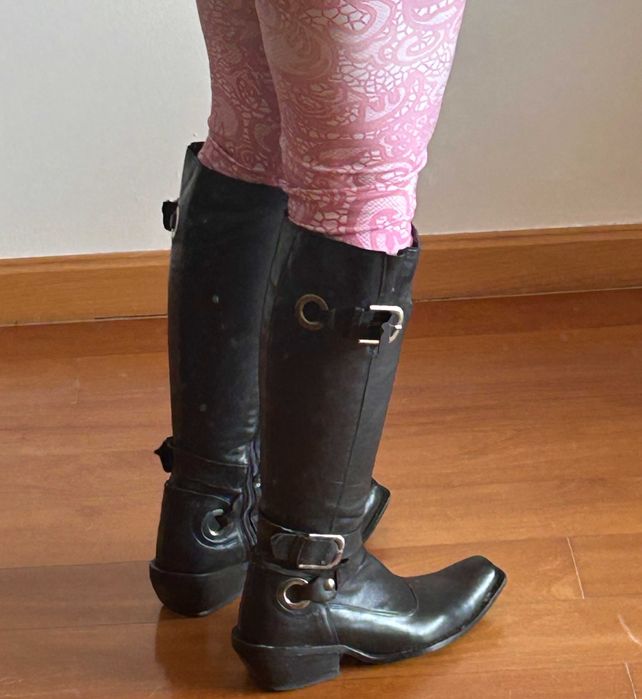 Botas de cano alto marca PROF
