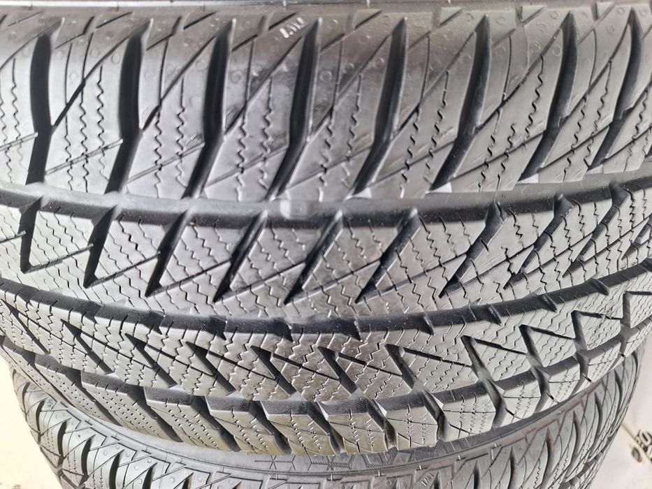 Opony 225/40 R 18 Best Drive Winter Jak Nowe