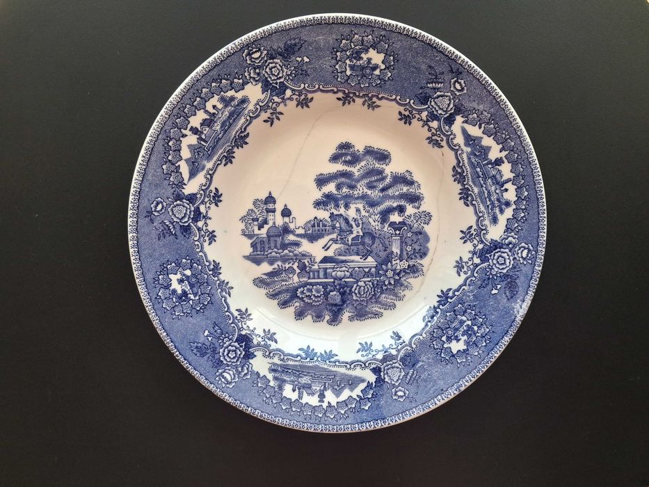 Antique Sacavém Gilman & Cta Soup Plate - Blue Statue Decoration