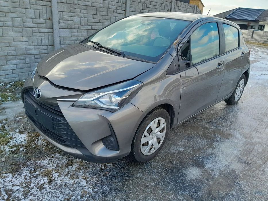 Toyota Yaris 1.0VVT-i 1 rej 2018, 143tys przebiegu!!,opłaty, navi,kamera