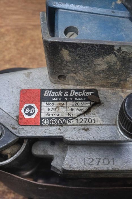 Lixadeira de Cinta Black & Decker – Profissional (Made in Germany)