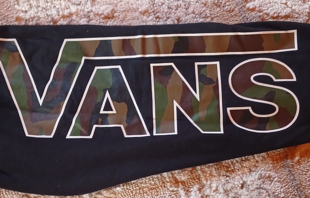 Лонгслив Vans чорного кольору