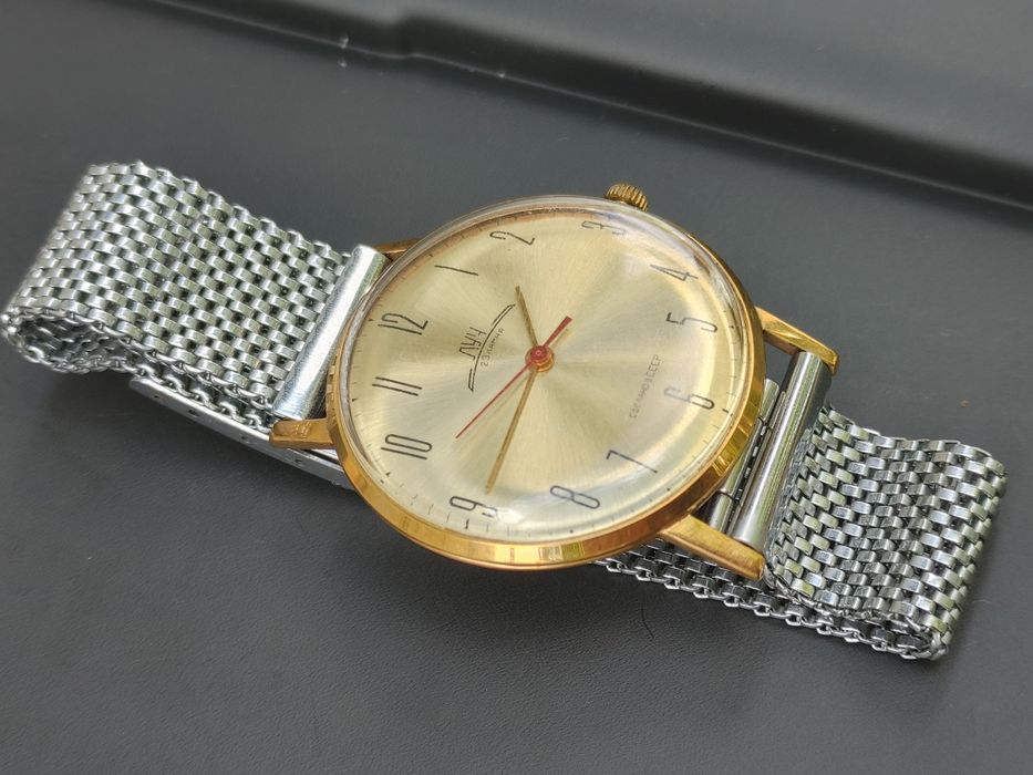 Позолочений наручний годинник позолоченные наручные часы Луч 2209 Au20