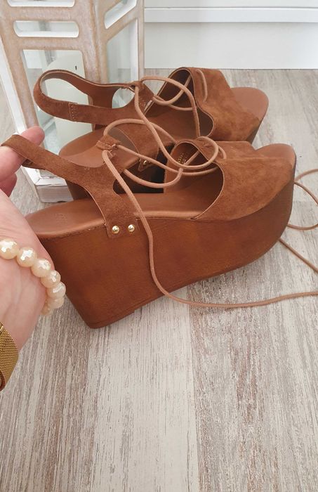 Śliczne skórzane buty konturny . Włoskie