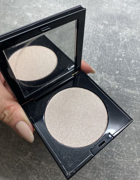 Nowy rozświetlacz Pat McGrath Labs Divine glow