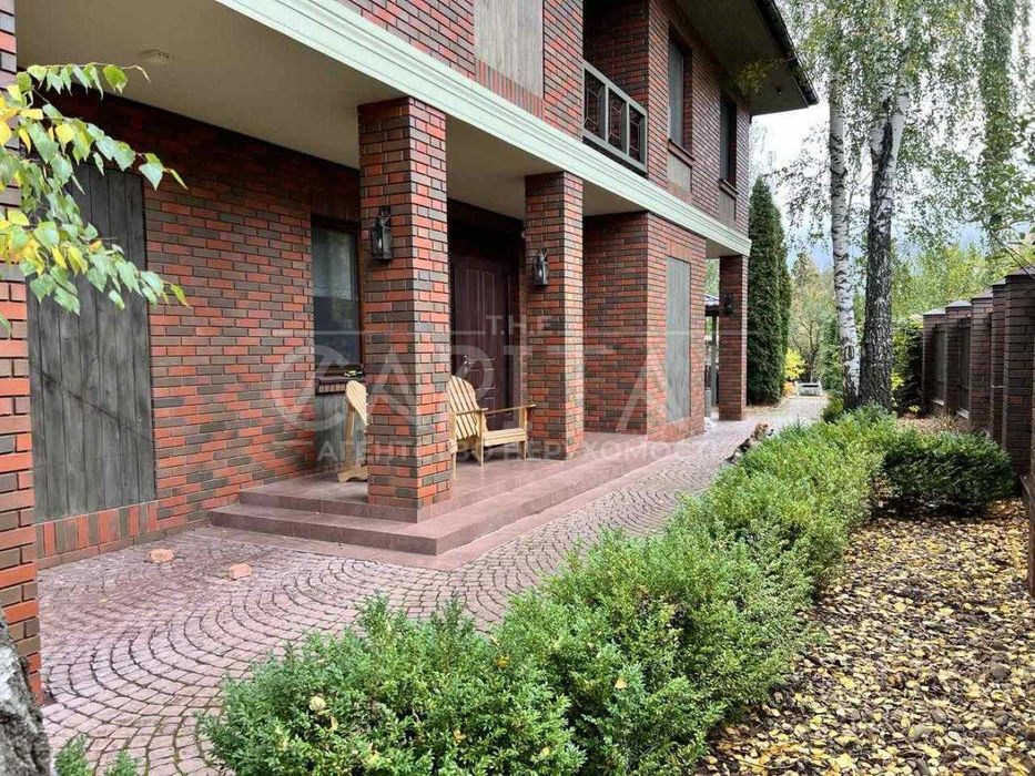 Продаж / Будинок / 299 м2 / Святошинський р-н / шос. Берестейське