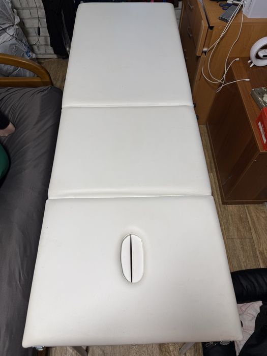 Кушетка для вій або масажу