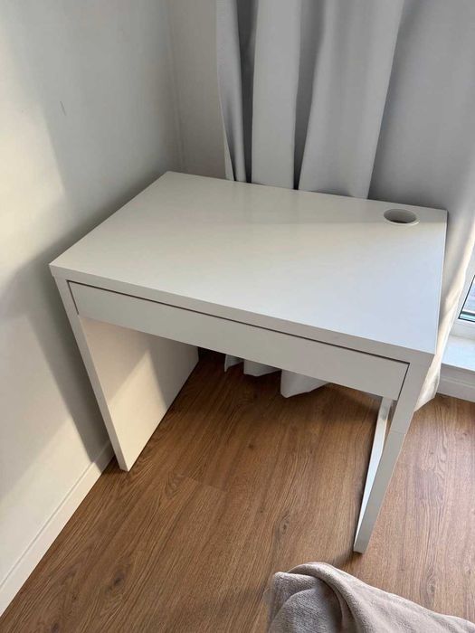 Biurko biale Ikea, stan idealny