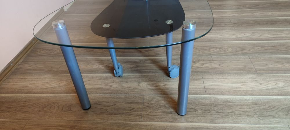 Ława szklana uchylna