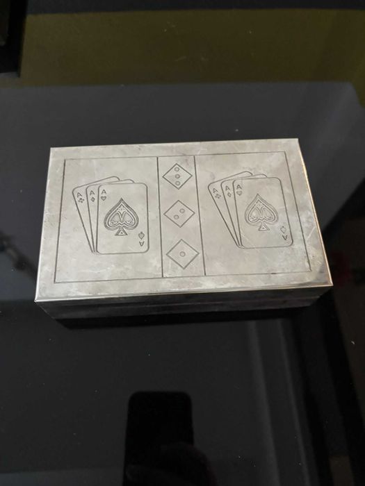 Caixas Metálicas Antigas com Motivos de Cartas – Poker / Baralho