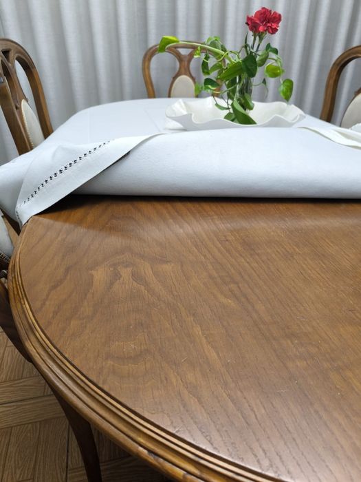 Mesa de sala com 6 cadeiras