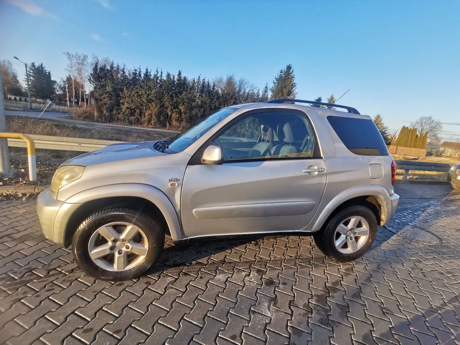 Toyota RAV4 RAV 4 Lift 3 drzwi 2005 D-4D diesel 116 km do poprawek blacharskich