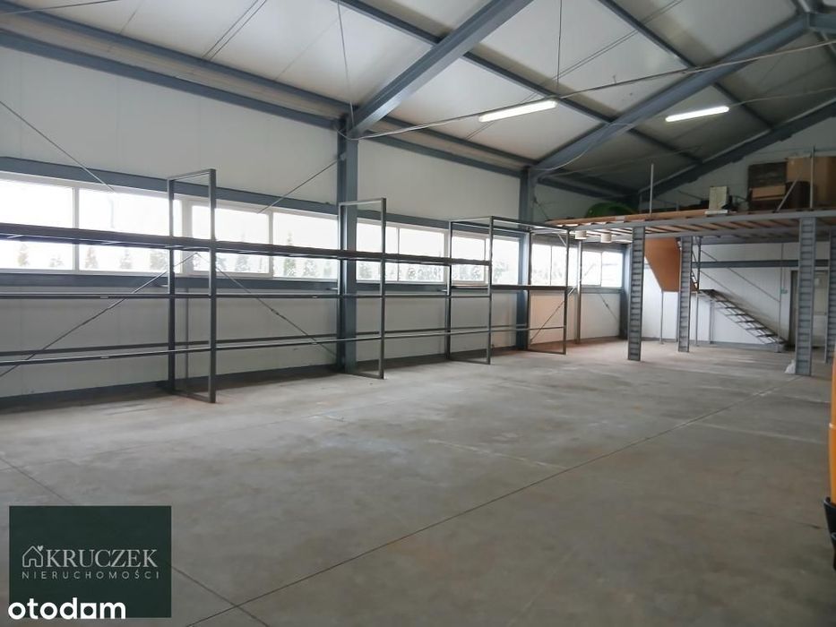 Hala/Magazyn, Niepołomice