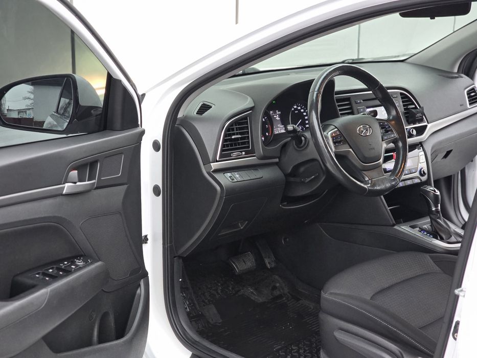 Продам свою Hyundai Elantra 1.6л -  2016г ( ОФИЦИАЛ,  ПЕРВЫЙ ХОЗЯИН  )
