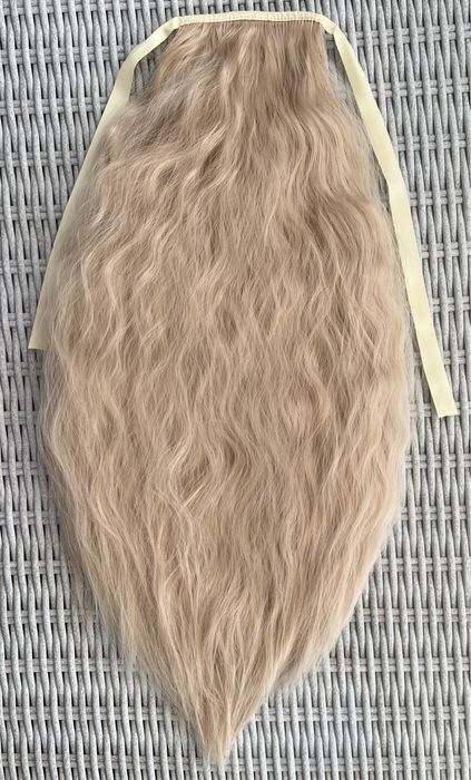 Premium Ultra włosy doczepiane, jasny miodowy blond, kucyk, fale 64.
