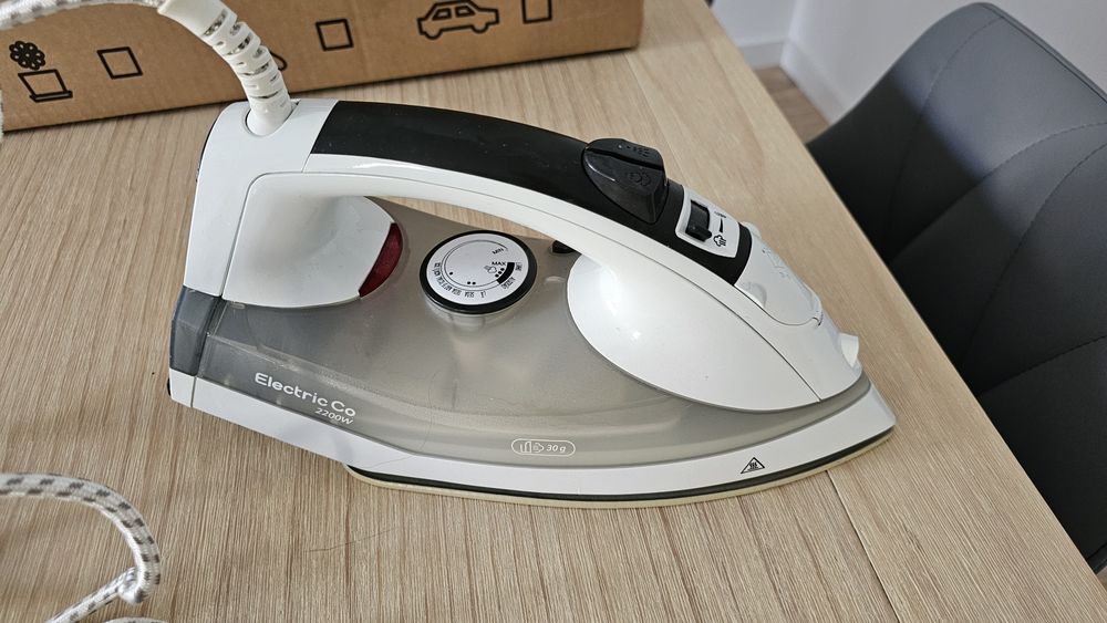 Ferro de Engomar Electric 2200W