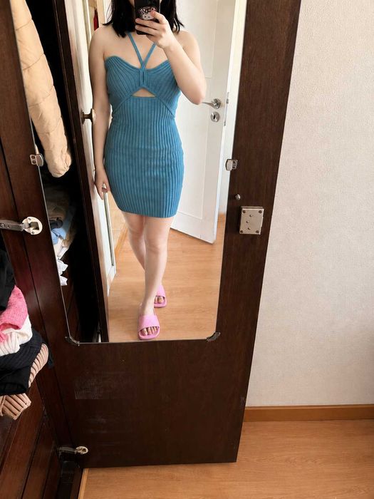 estido de malha feminino gola halter com alças finas, sem mangas dress