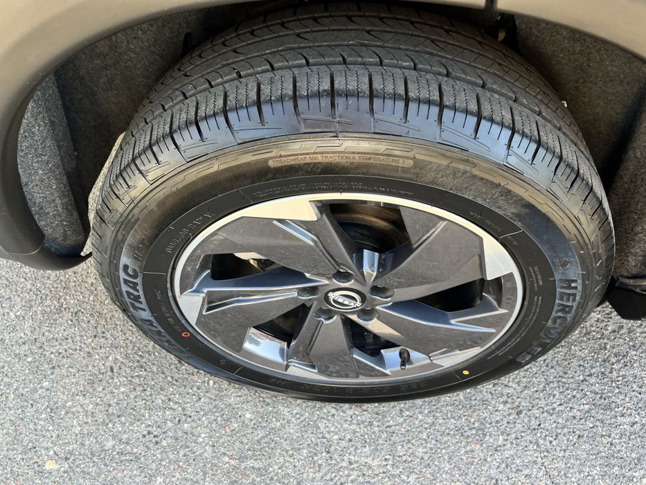 Nissan Rogue SV awd 2025p гарний стан авто