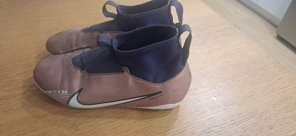 Chuteiras nike número  35