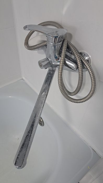 Змішувач для ванни