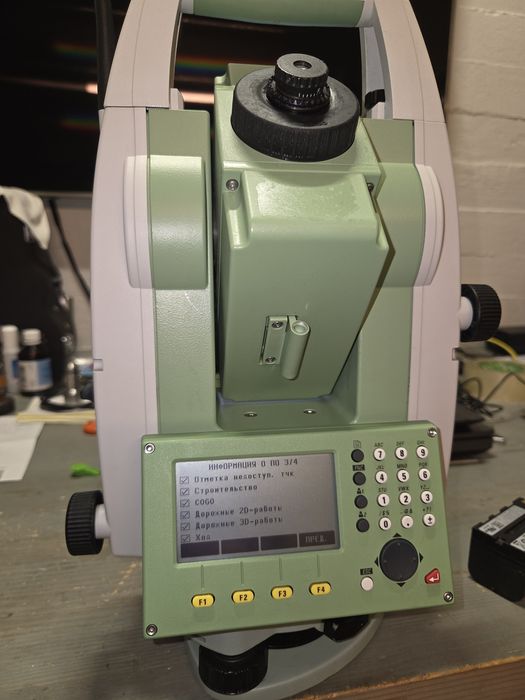 Тахеометр Leica TS 06 ultra 2" R1000 2 дисплеї