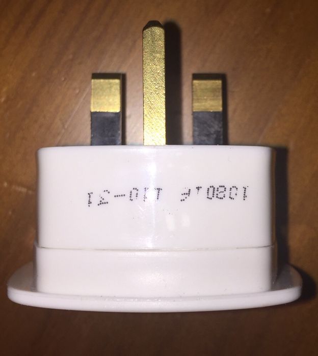 Adaptador eléctrico PT-UK