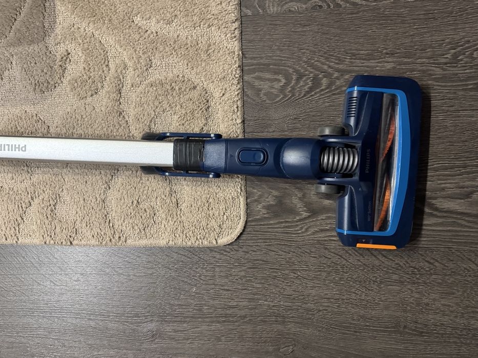 Вертикальний + ручний пилосос (2в1) Philips SpeedPro aqua FC6728