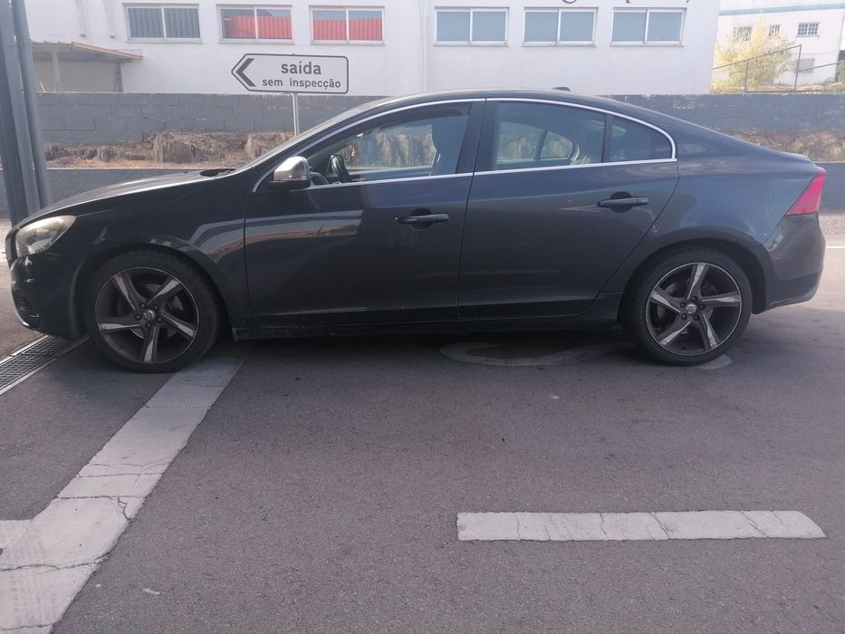 Volvo S60 R Design