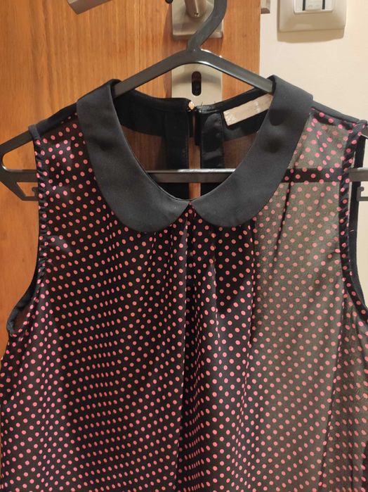 Blusa preta e rosa com gola, em óptimo estado, tamanho S