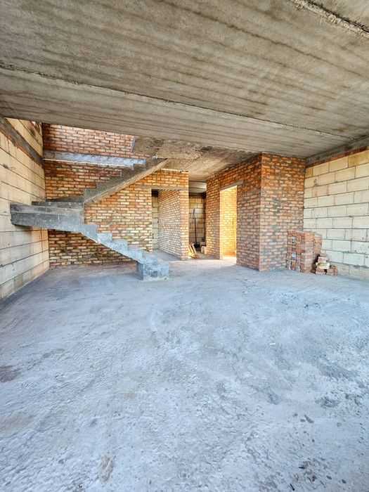 Прожаж будинку р-н Молокозаводу на ділянці 5 соток