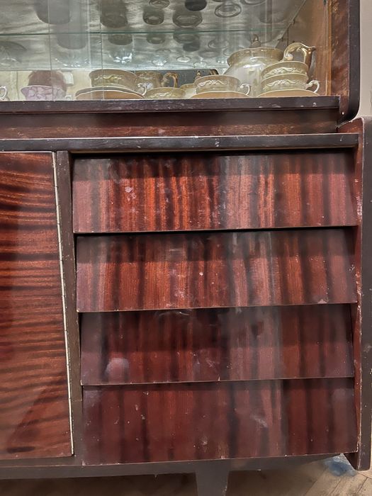 Креденс, сервант