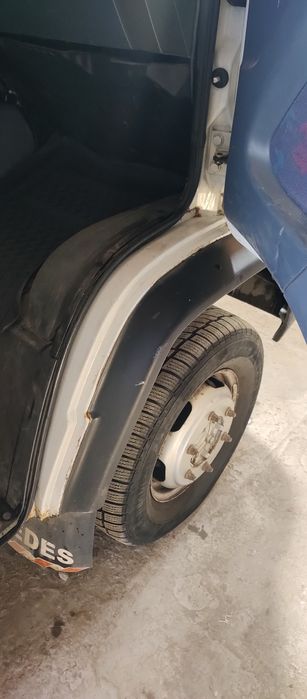 Мерседес Варіо 2,9