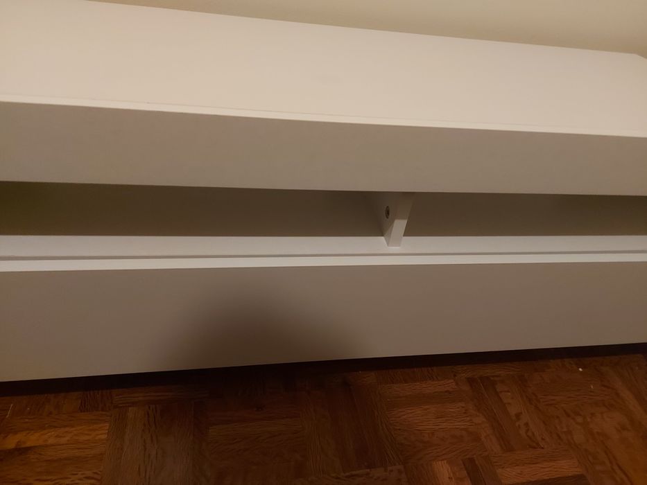 Móvel TV Minimalista Branco com Arrumaçao