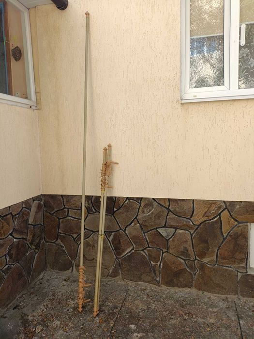 Карниз настінний б/у