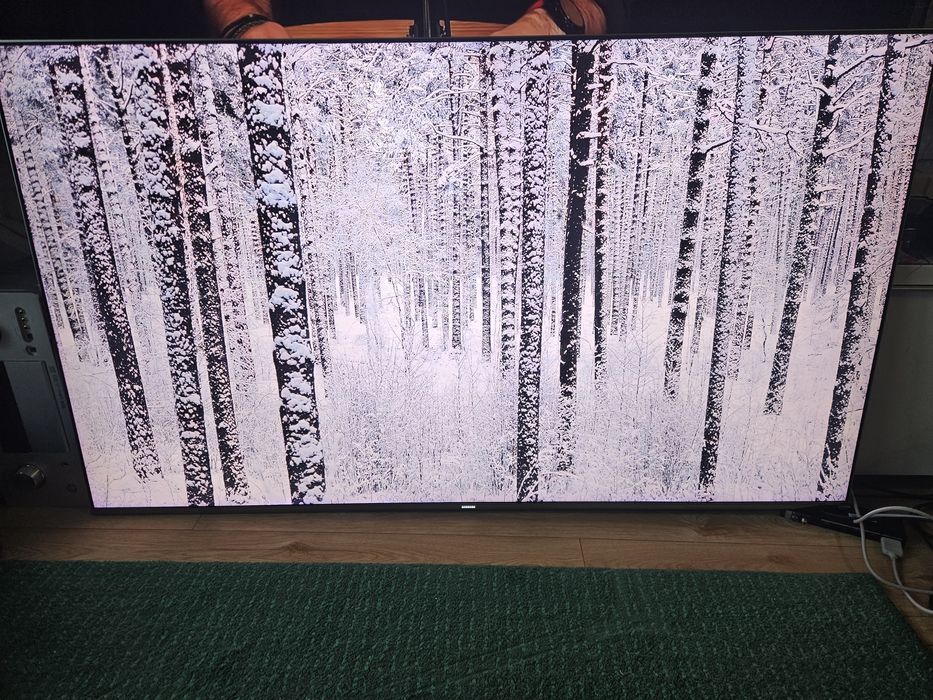 Telewizor Samsung 65'' cieniutki jak Qled Tizen Dvbt2 Netflix