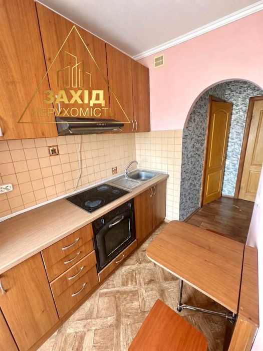 Двокімнатна біля Північного ринку на пр. Молоді